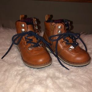 Toddler boys size 7 Gap boots